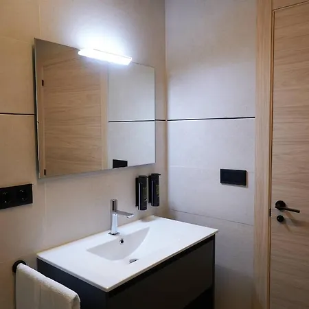Dorm4you Arena 2 Aparthotel *