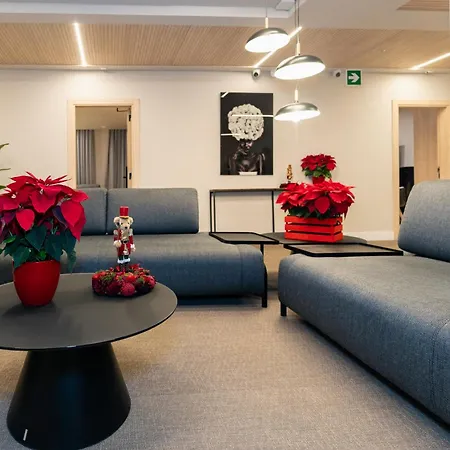 Dorm4you Arena 2 Aparthotel