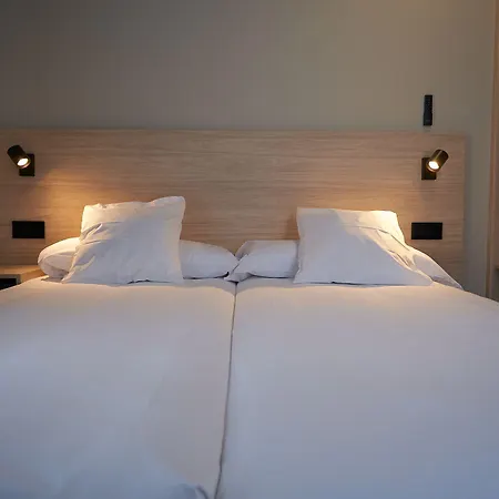 Dorm4you Arena 2 4* Valencia